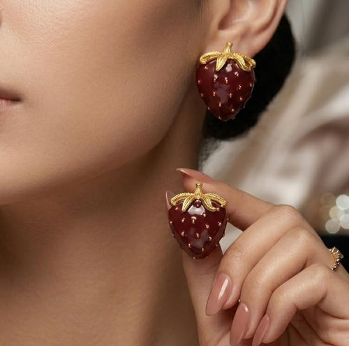 Strawbelle Studs