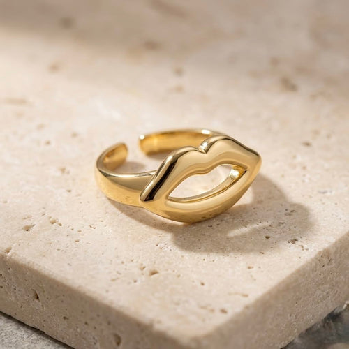 Kiss Code Ring