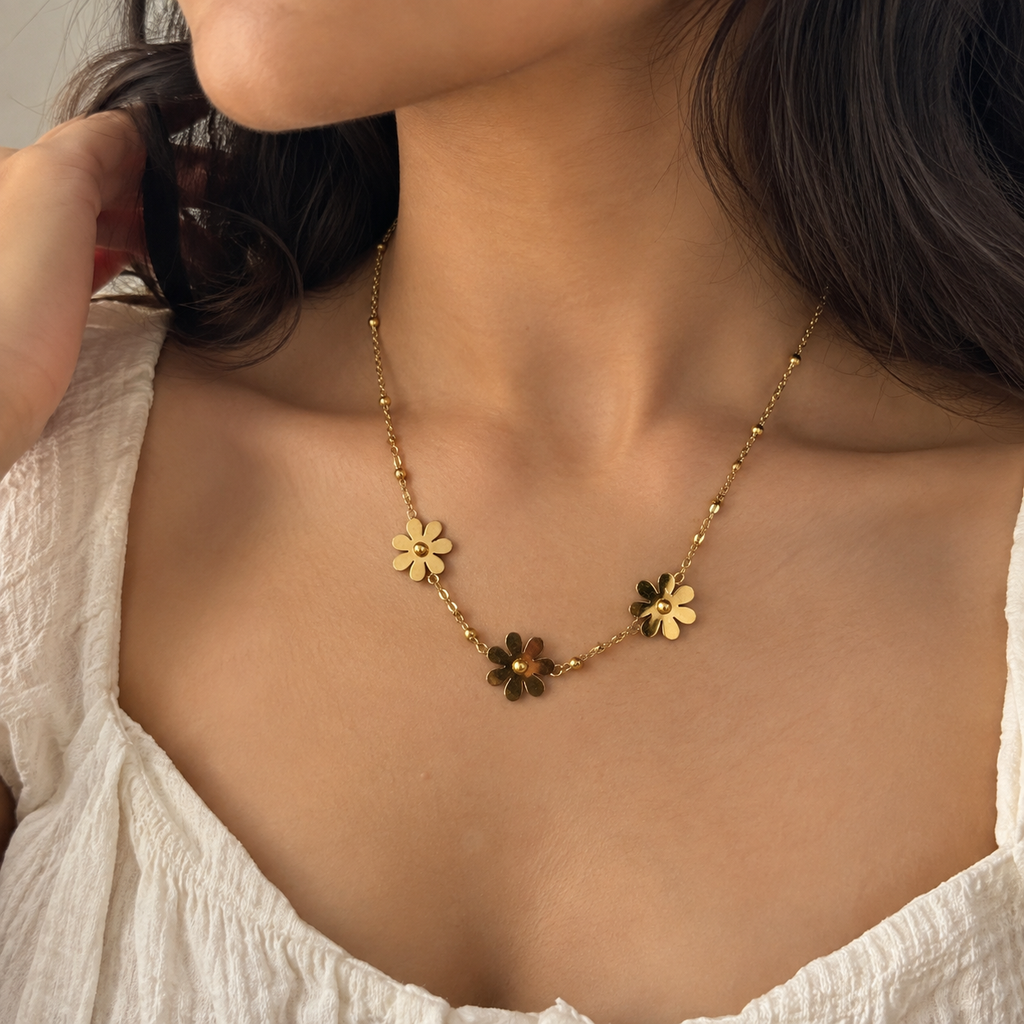 SUSHEE Golden Daisy Necklace